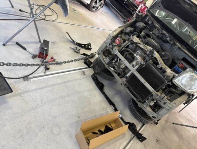 ,,,,

骨格修正からの完成行程👍🏾

#カーリペア工房#ab_carrepair#東三河#見積もり#オートバックス